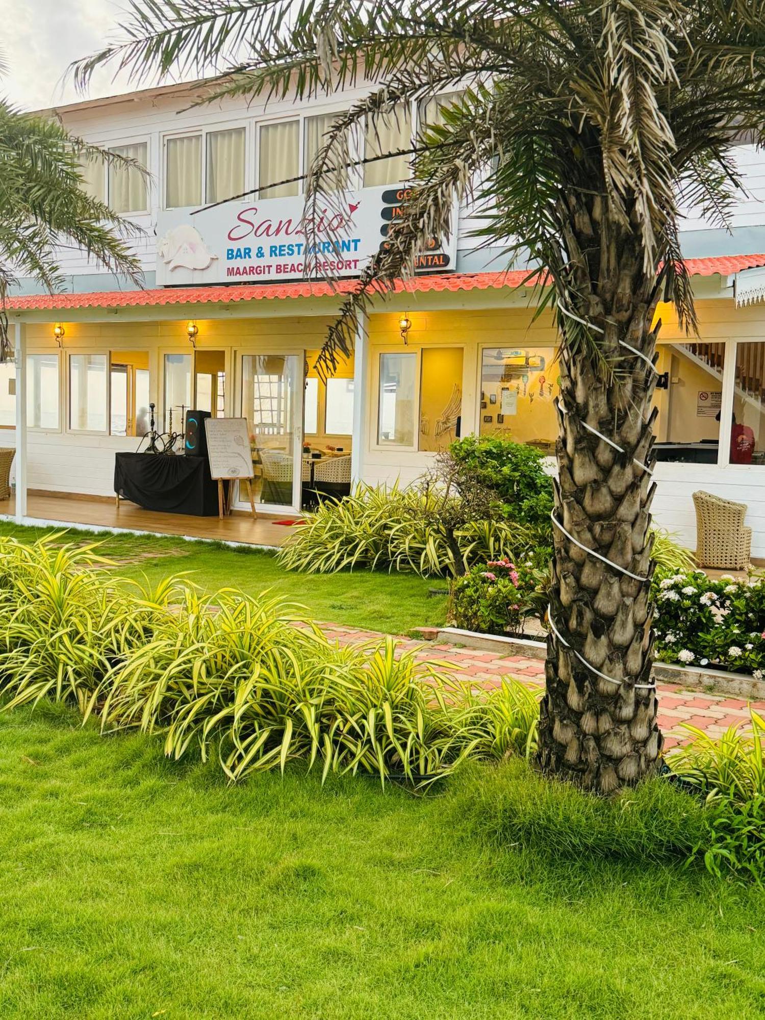 Maargit Beach Resort Mandrem Bagian luar foto