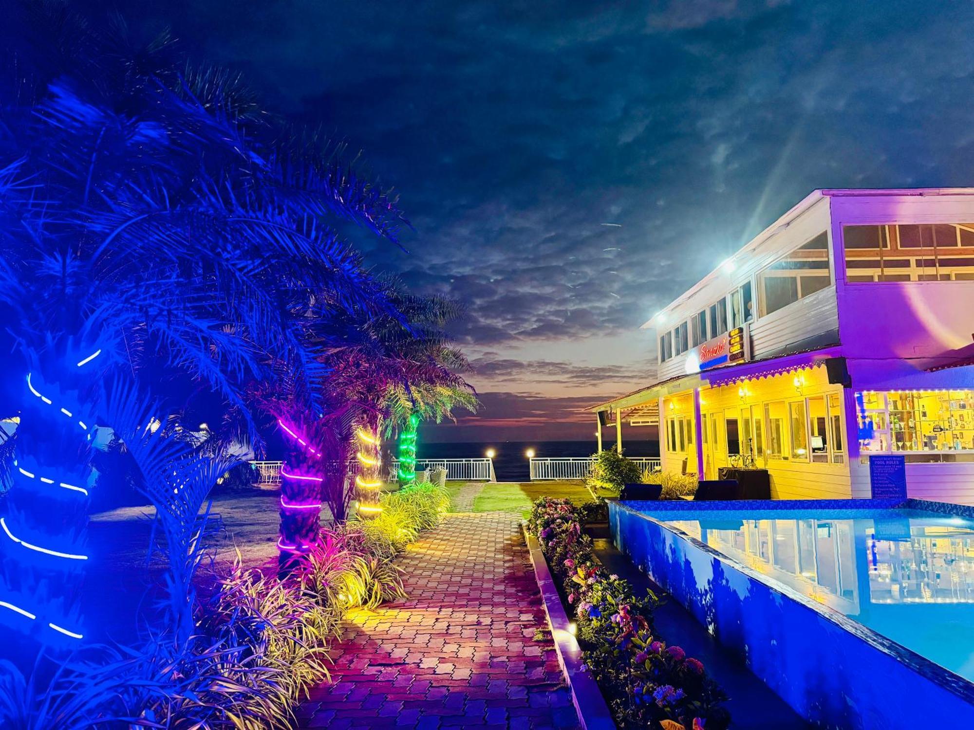 Maargit Beach Resort Mandrem Bagian luar foto