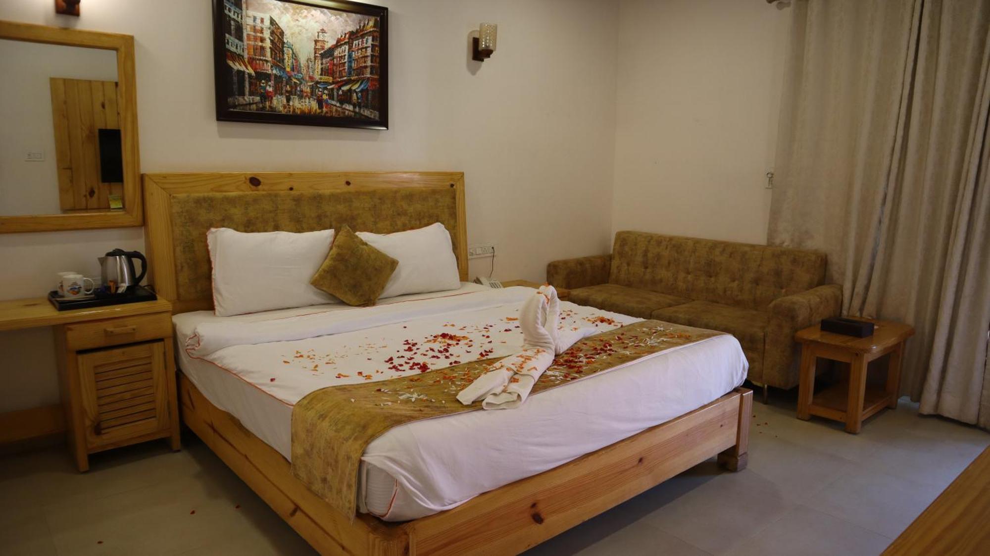 Maargit Beach Resort Mandrem Bagian luar foto