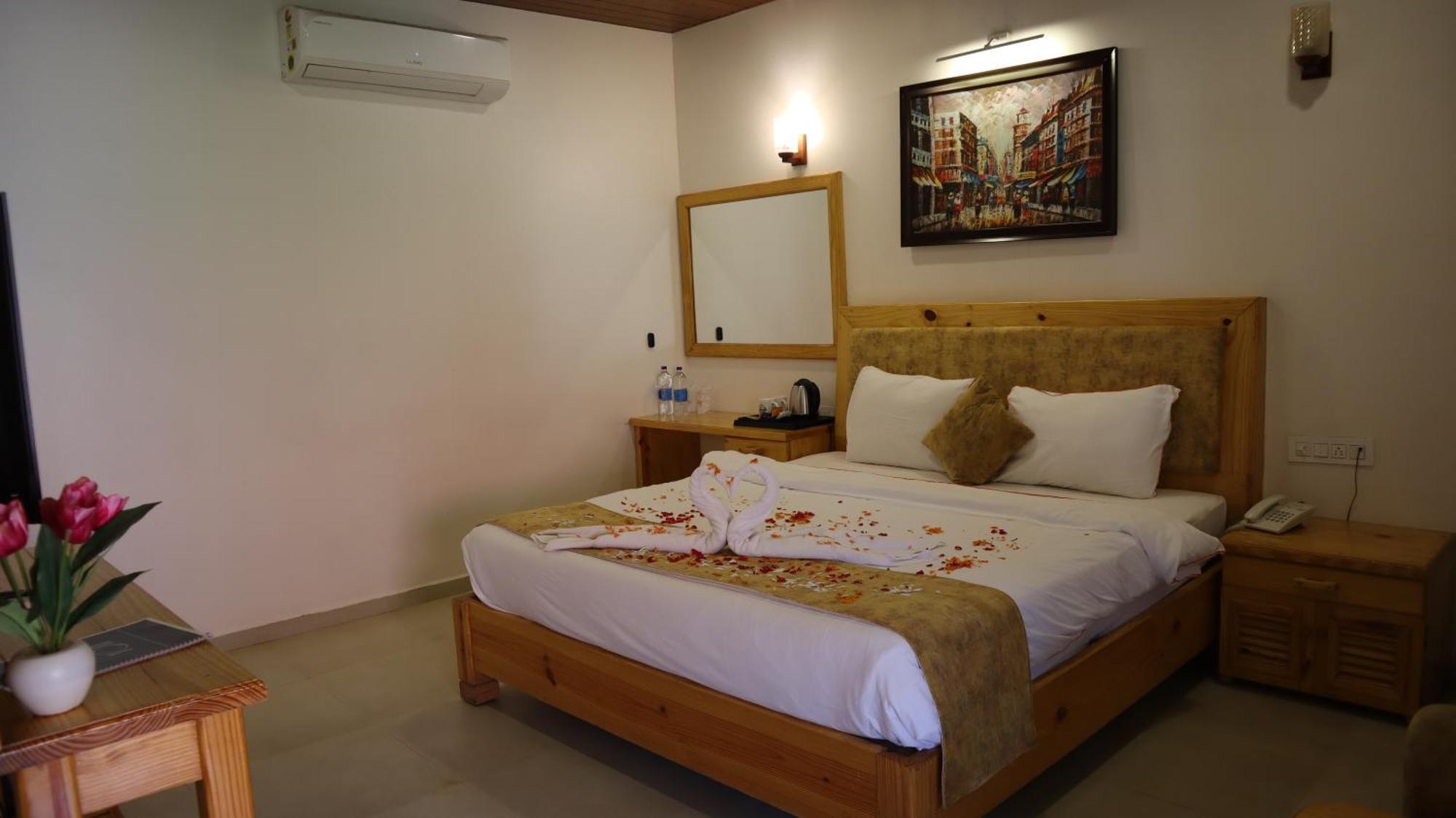 Maargit Beach Resort Mandrem Bagian luar foto