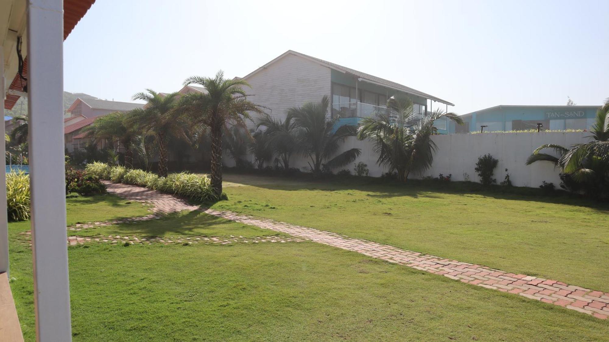 Maargit Beach Resort Mandrem Bagian luar foto
