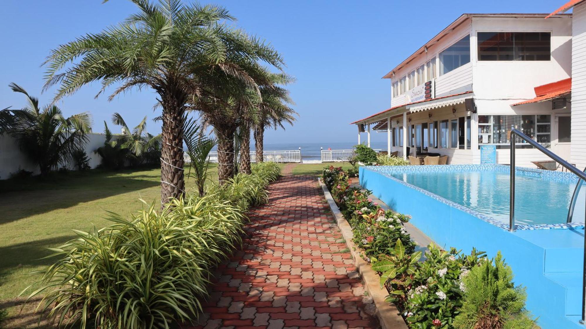 Maargit Beach Resort Mandrem Bagian luar foto