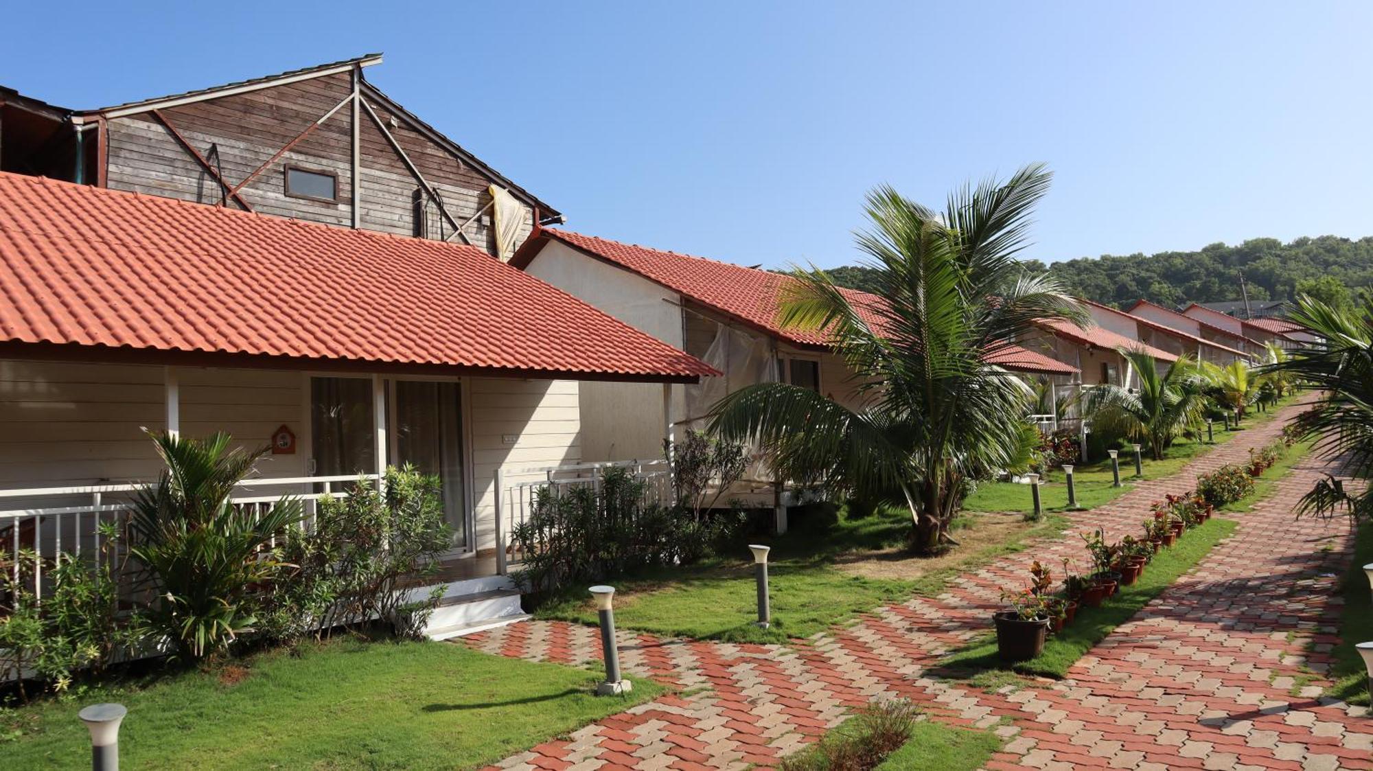 Maargit Beach Resort Mandrem Bagian luar foto
