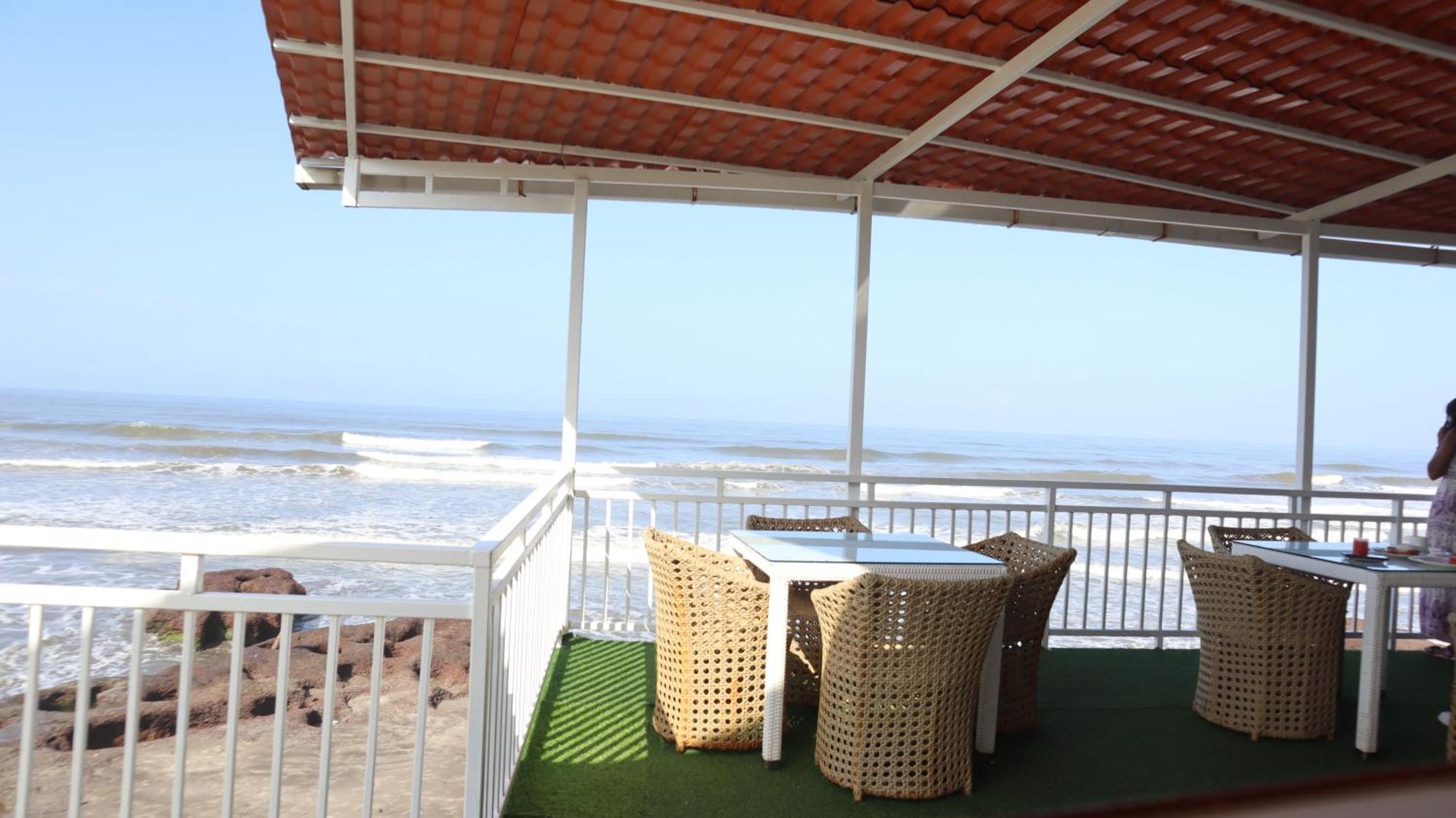 Maargit Beach Resort Mandrem Bagian luar foto